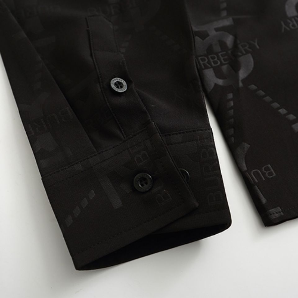 【BURBERRY 公式旗艦店】 ご好評に付き再入荷！！