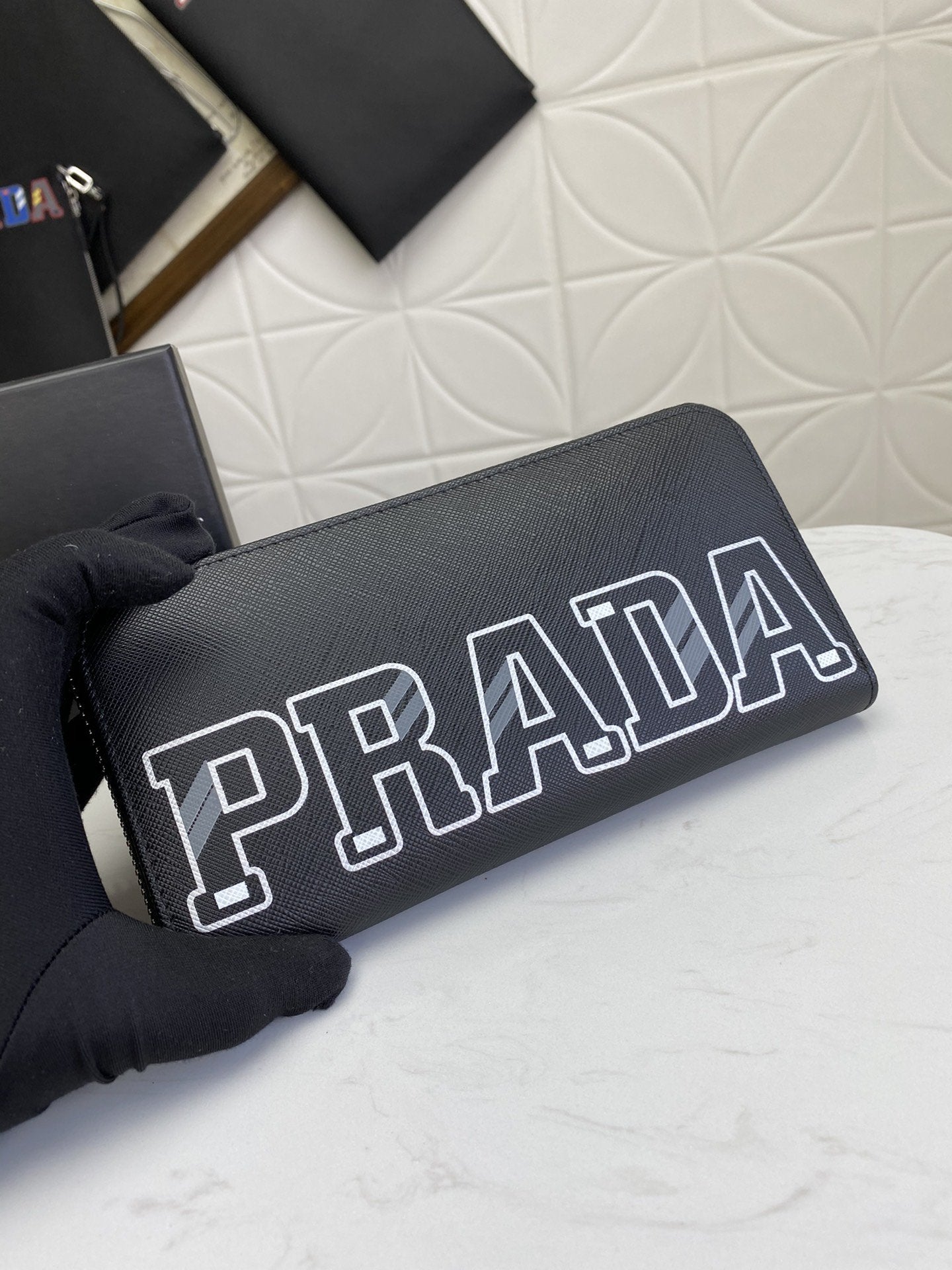 PRADA(プラダ) 財布19x12cm