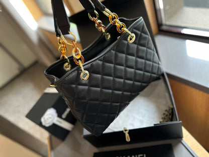 CHANEL 中世のダイヤモンド トートバッグ