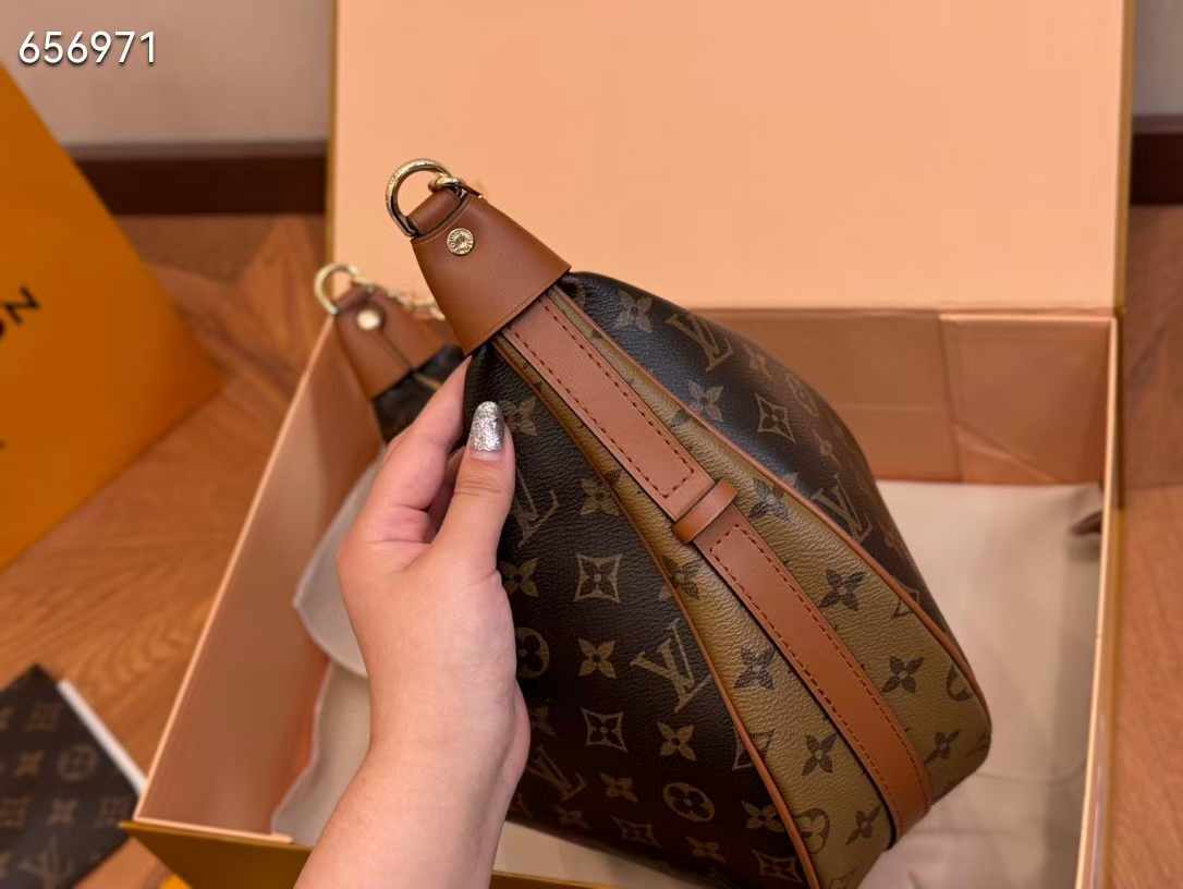 24AW Louis Vuitton 新モデル ショルダーバッグ バイア