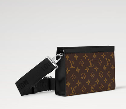 【メンズに大人気】Louis Vuitton　ガストン・ウェアラブル M14036