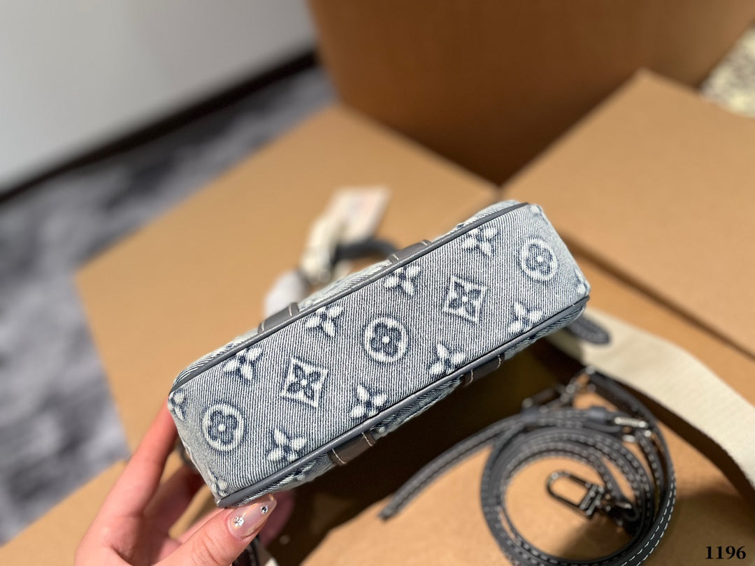 LouisVuitton デニムバッグ