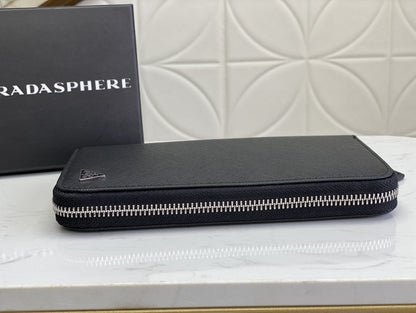 PRADA(プラダ) 財布19x12cm