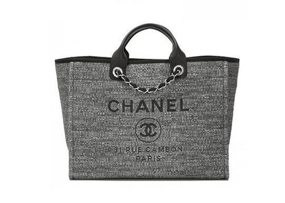 【 CHANEL】シャネル 大きなチャコールキャンバスドーヴィルトートTOTE