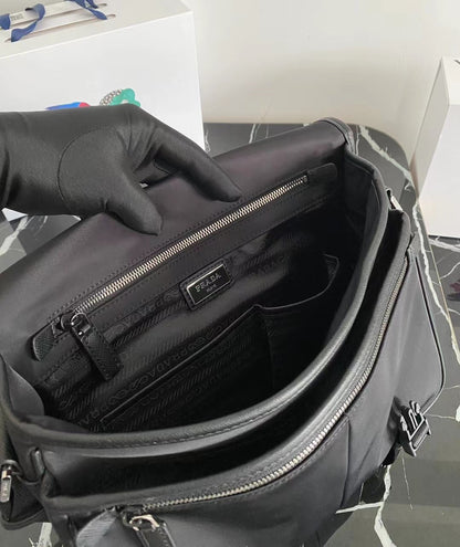 【 PRADA 公式旗艦店】プラダ ショルダーバッグ 当日出荷 好評に付き再入荷！32*24*12CM