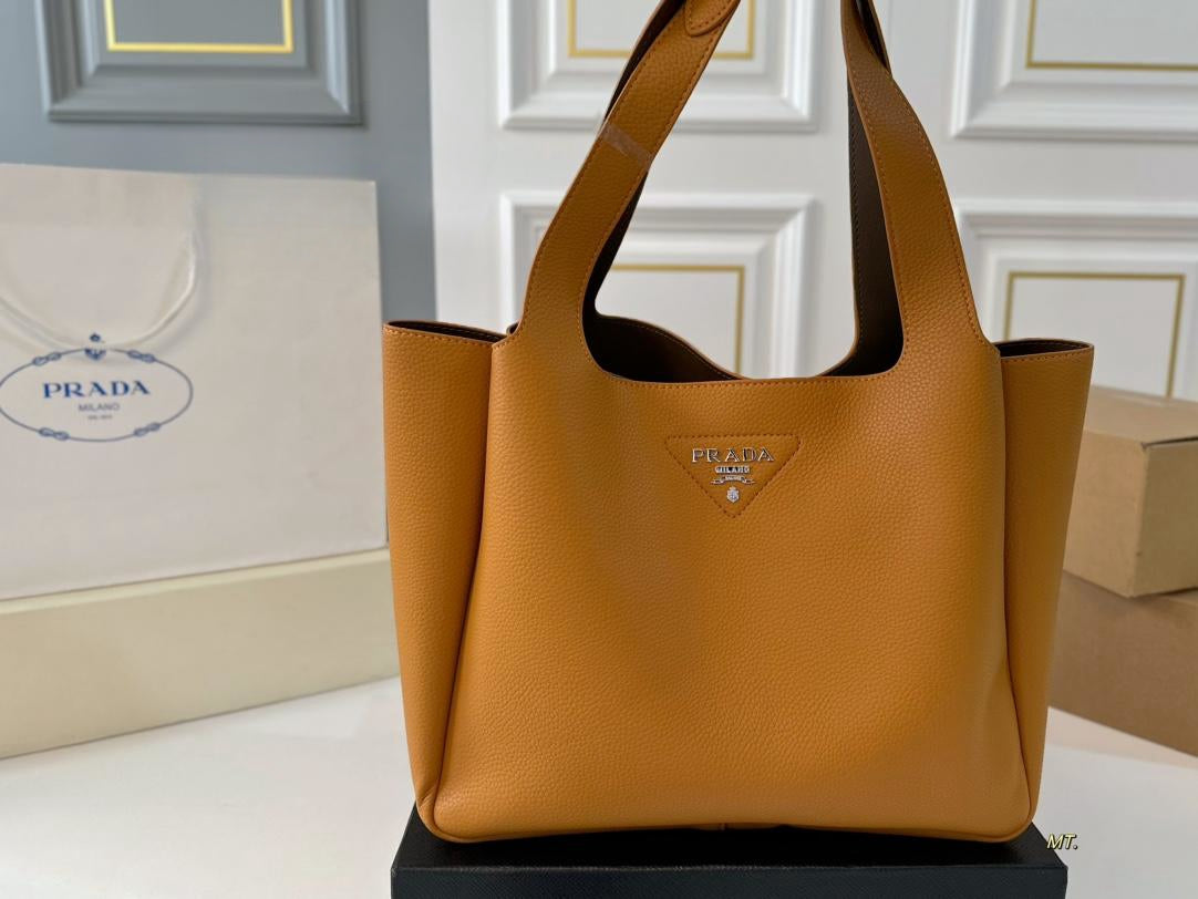 【PRADA 公式 旗艦店】プラダ ハンドバッグ 当日出荷 好評に付き再入荷！31*26CM 240719