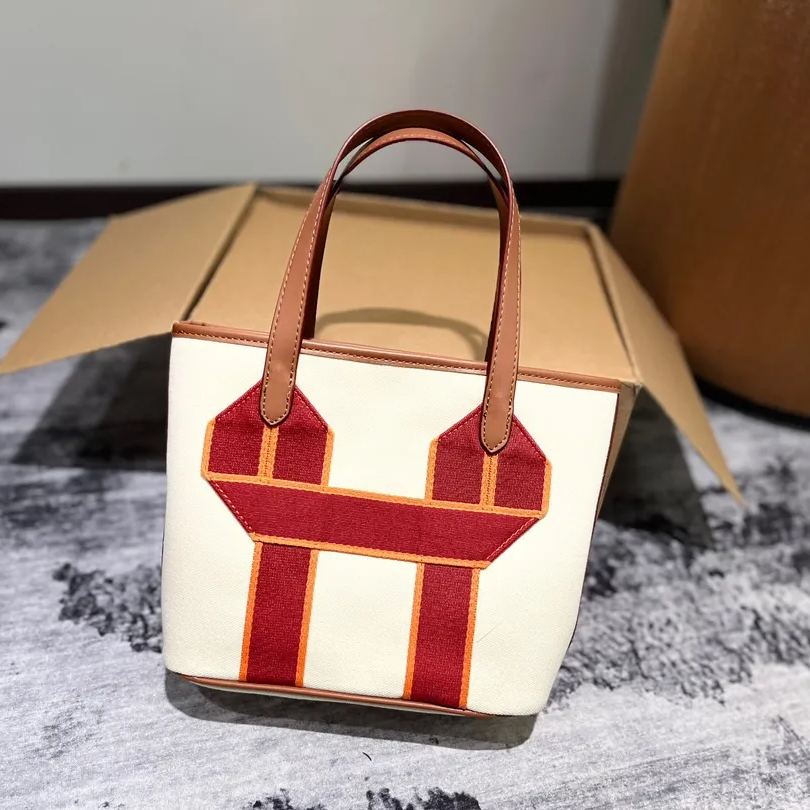 HERMES キャンバス製野菜バスケット