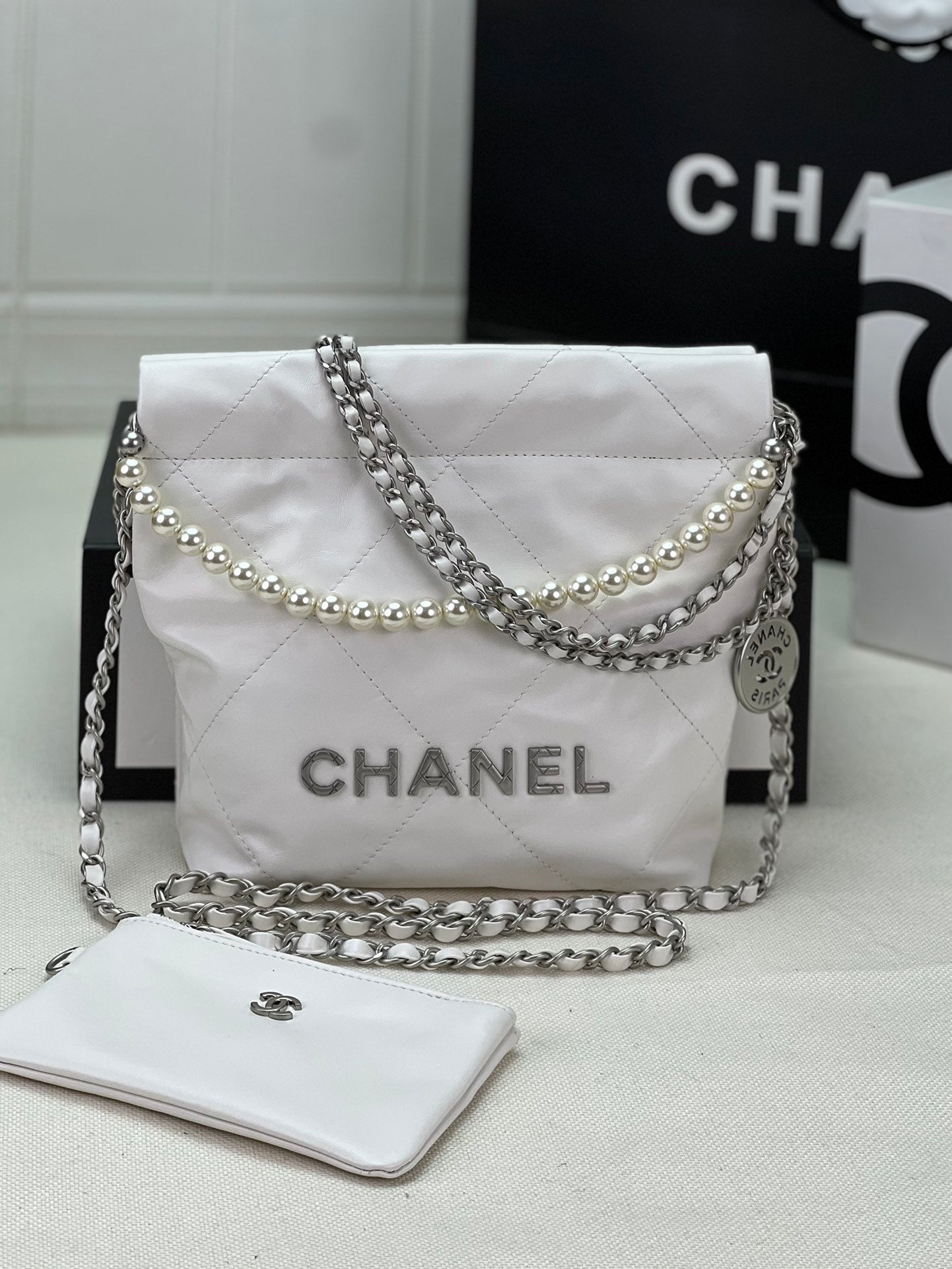CHANEL 22 3989