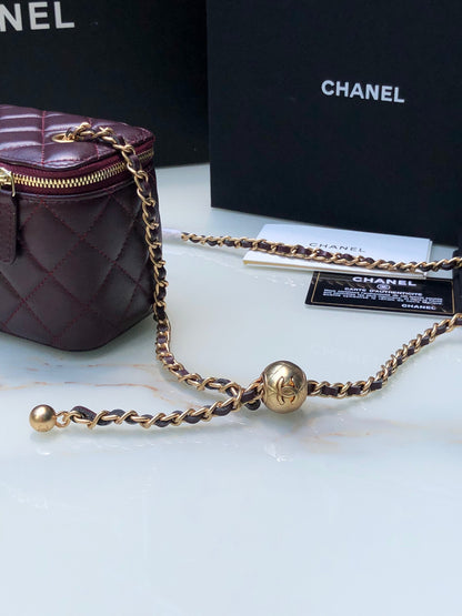 Chanel Classic Vanity 22C Bag with Chain AP2303