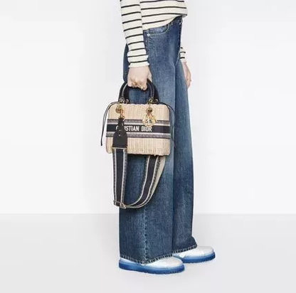 【DIOR直営】新作！ミディアム LADY DIOR