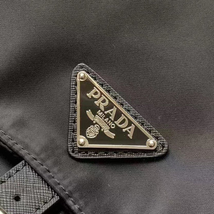 【PRADA 公式旗艦店】プラダ リュックサック当日出荷 好評に付き再入荷！32*30*15CM