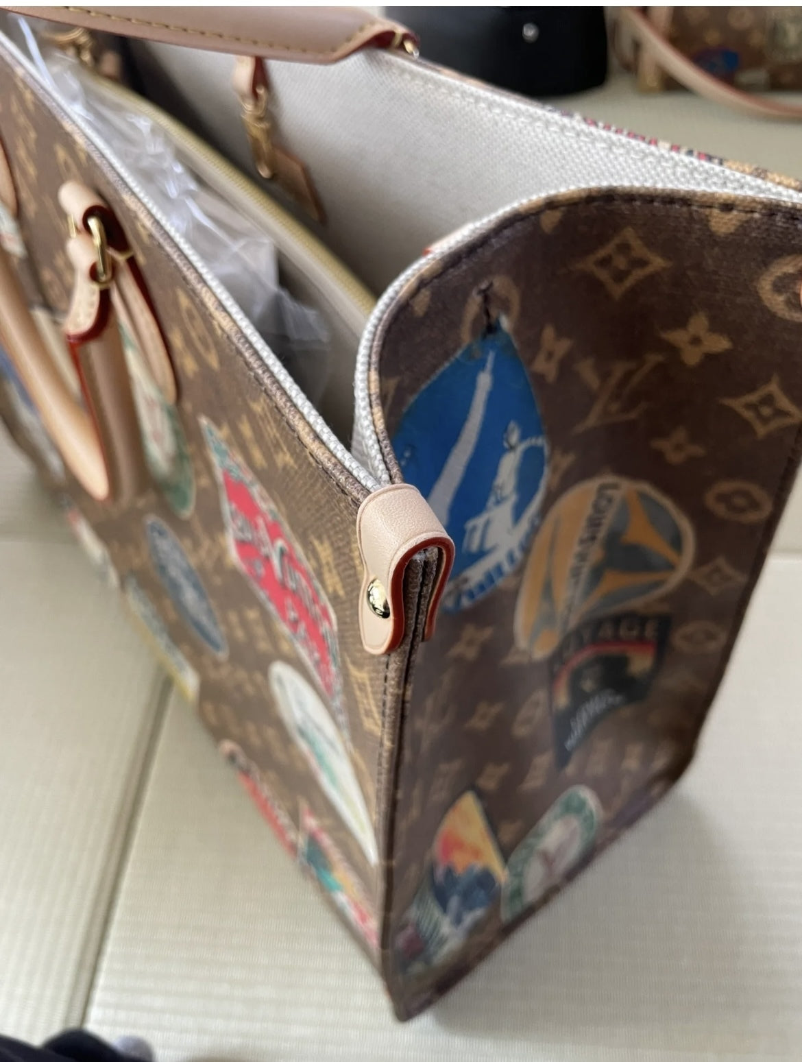 【アクセントに★】Louis Vuitton オンザゴーヴォワヤージュ M47147