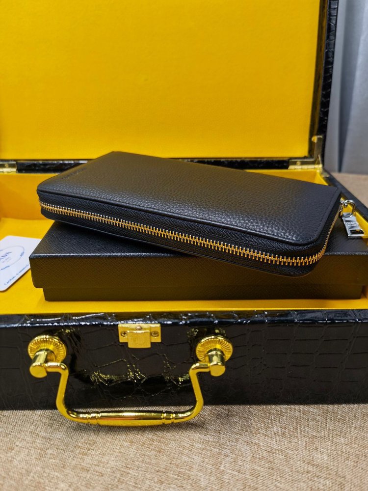 【Prada】プラダ 財布 21x13x2.5cm