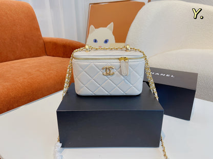 【Chanel 】【シャネル】ショルダーバッグ & クロスボディバッグ 17x8x11 cm