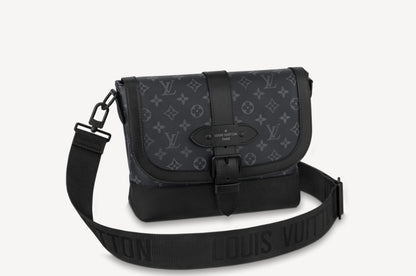 NEW IN◆ LV ショルダー メッセンジャー バッグ モノグラム 黒 M45911