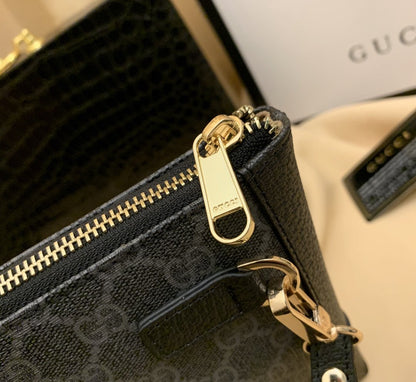 Gucci(グッチ)クラッチバッグ 28x18x4cm