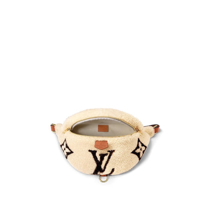 【もこもこ感で冬にぴったり♪】Louis Vuitton★バムバッグ M23715