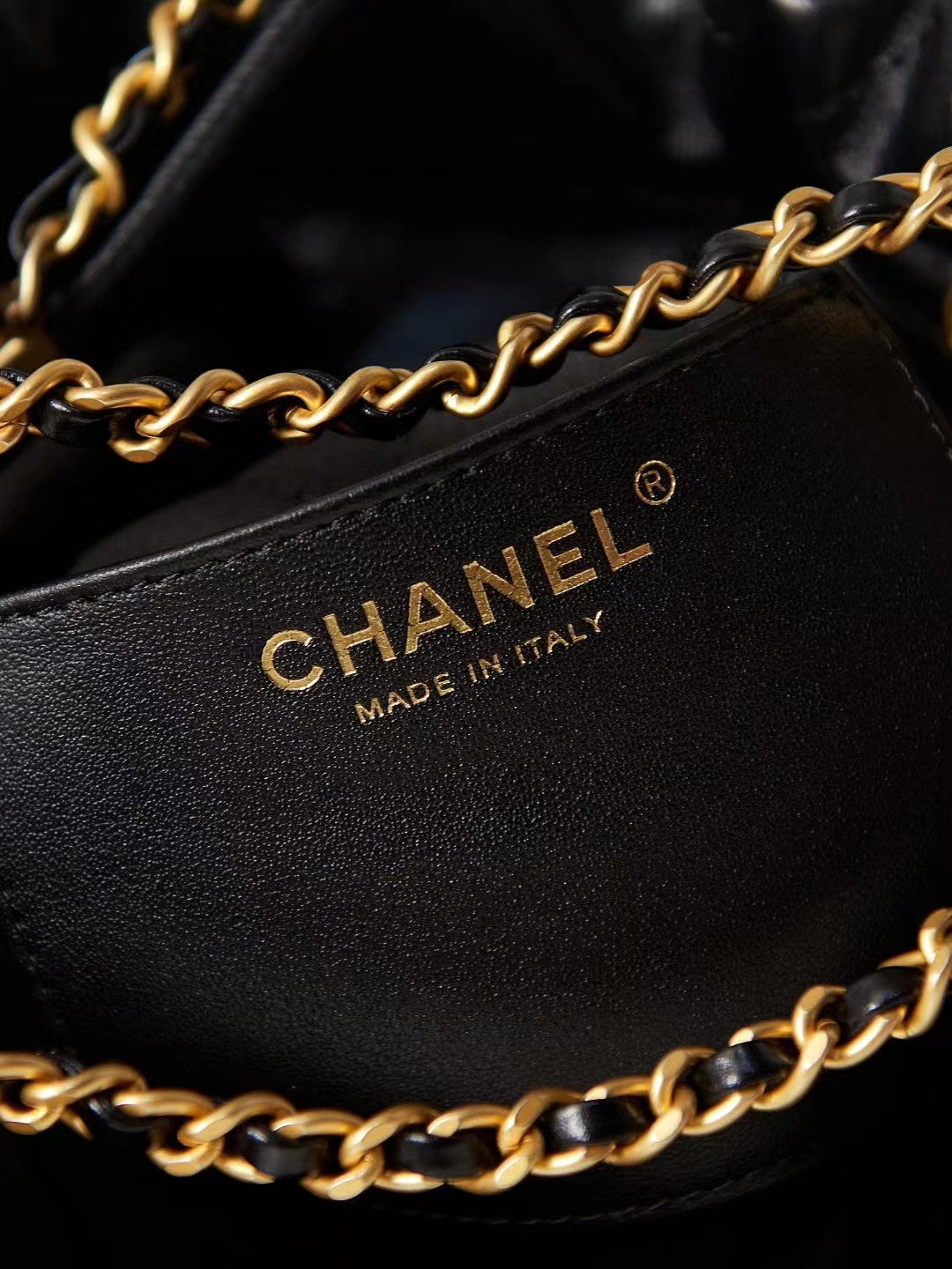 CHANEL 22 Bag Mini AS3980