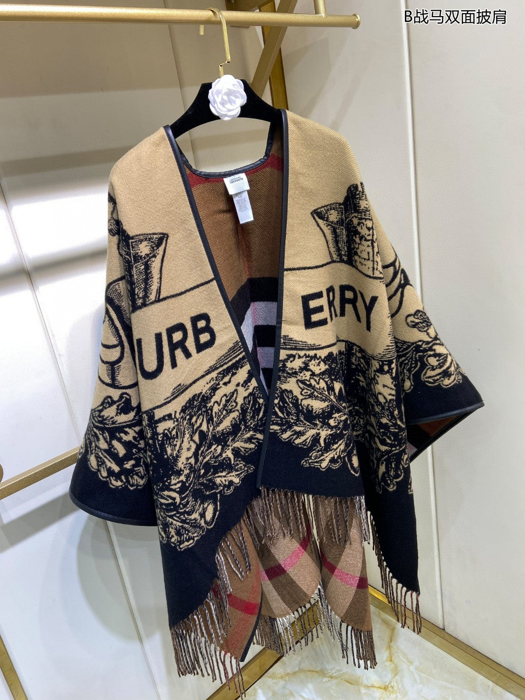 【BURBERRY バーバリー 】バーバリー最新作ナイトウォーホース両面ジャガードショールケープ‼ ️定番中の定番
