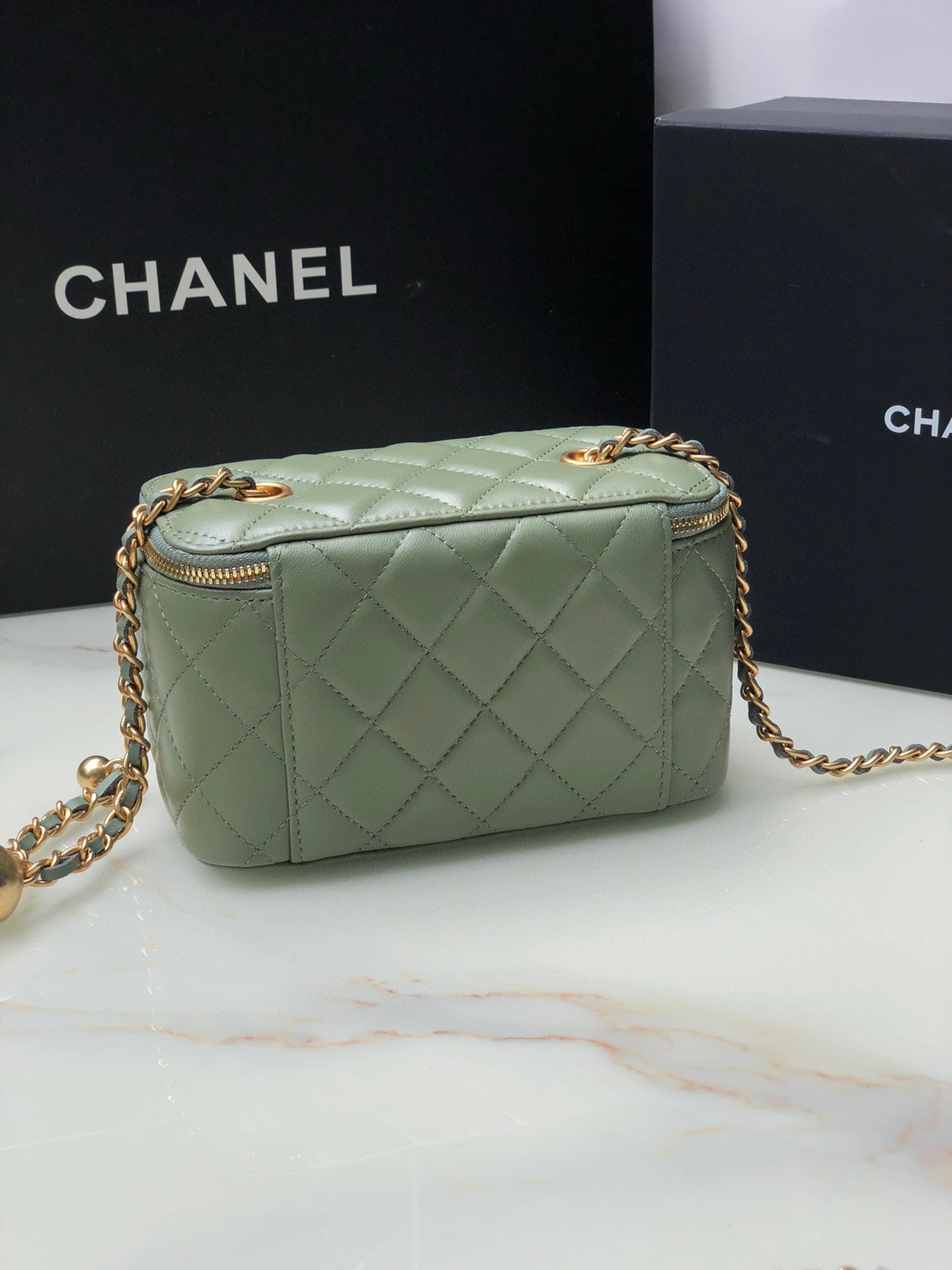 Chanel Classic Vanity 22C Bag with Chain AP2303