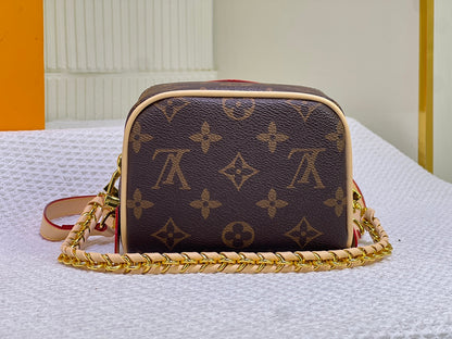 Louis Vuitton 春夏コレクションの Just In Case ハンドバッグ