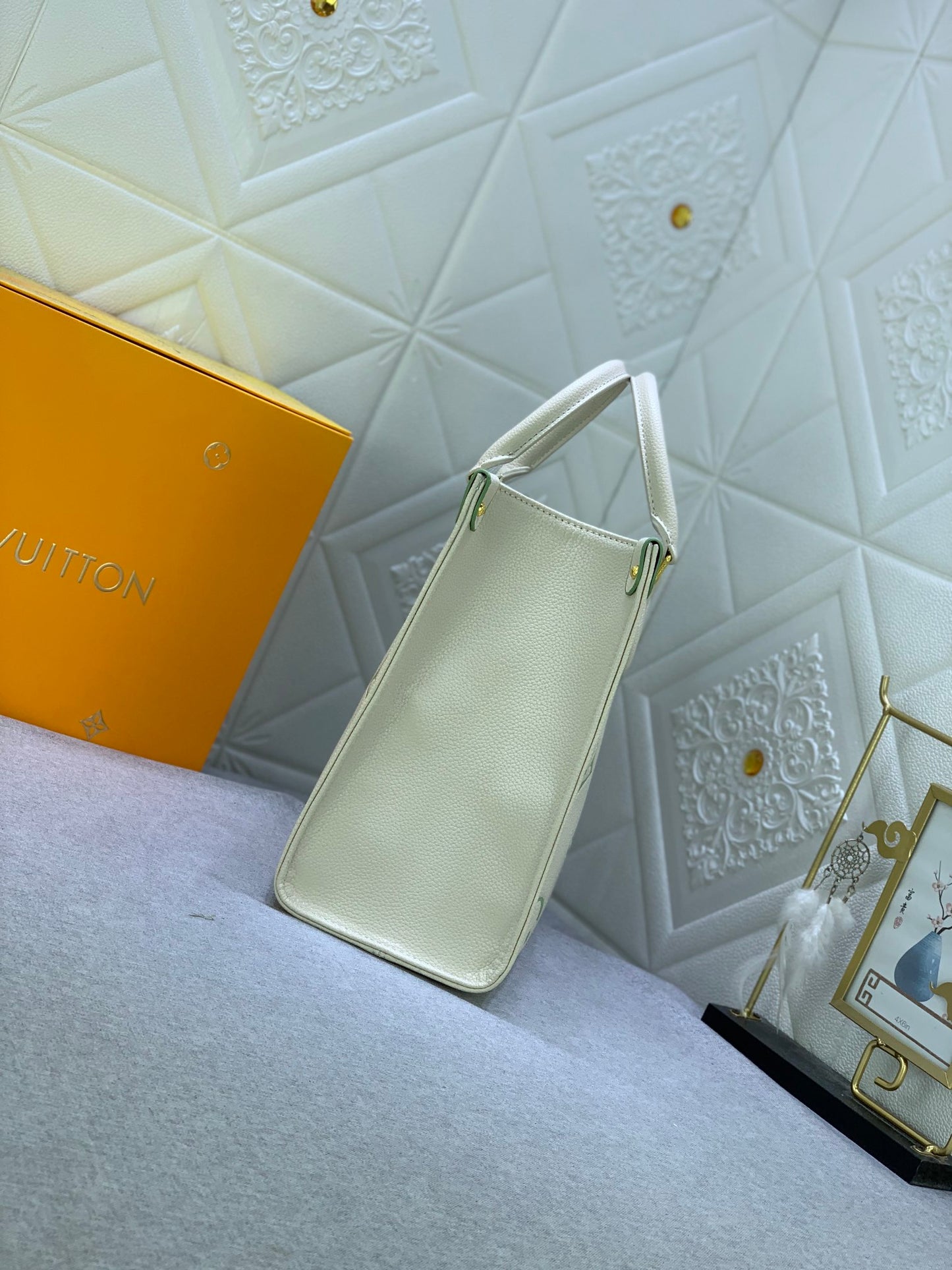 Louis Vuitton(ルイヴィトン) ONTHEGO ミディアム ハンドバッグ