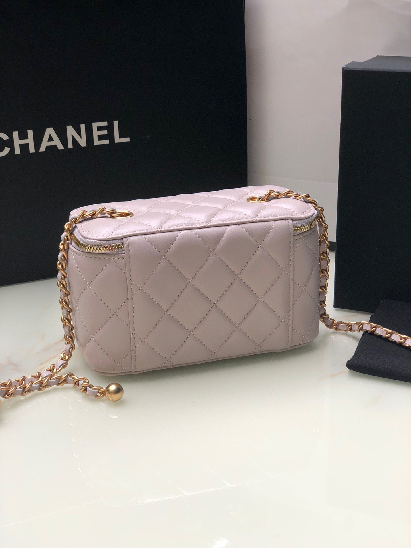 Chanel Classic Vanity 22C Bag with Chain AP2303