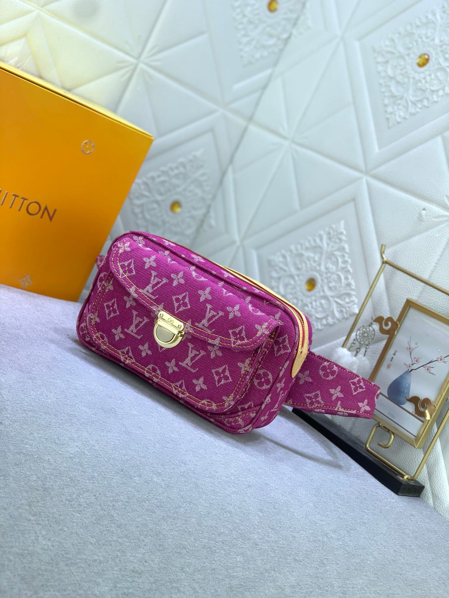 LouisVuitton モデニムベルトバッグ M95347