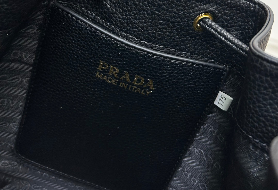 【PRADA 公式旗艦店】プラダ ハンドバッグ 当日出荷 好評に付き再入荷！21*25*15CM