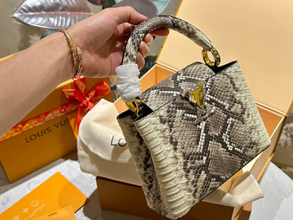 【Louis Vuitton 】カプシーヌのパイソン柄のかっこよさにこだわり、LVはカプシーヌを「レディースバッグ」と位置付ける