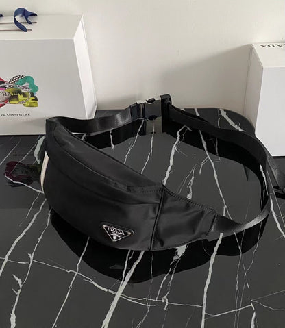 【PRADA 公式 旗艦店】プラダ ウエストポーチ 当日出荷 好評に付き再入荷！26*12*7CM