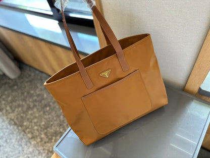 【PRADA 公式 旗艦店】プラダ ハンドバッグ当日出荷 好評に付き再入荷！37*32CM 240719