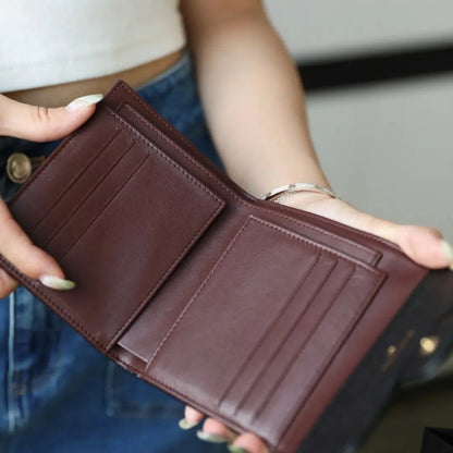 《シルエットとロゴが可愛い♪》CHANEL マトラッセ三つ折り財布