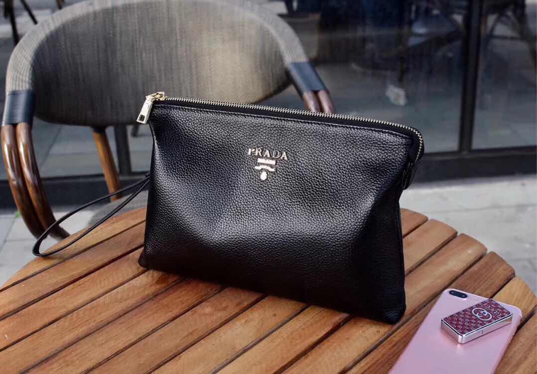 【PRADA 公式 旗艦店】プラダ クラッチバッグ当日出荷 好評に付き再入荷！28*18.5*3CM