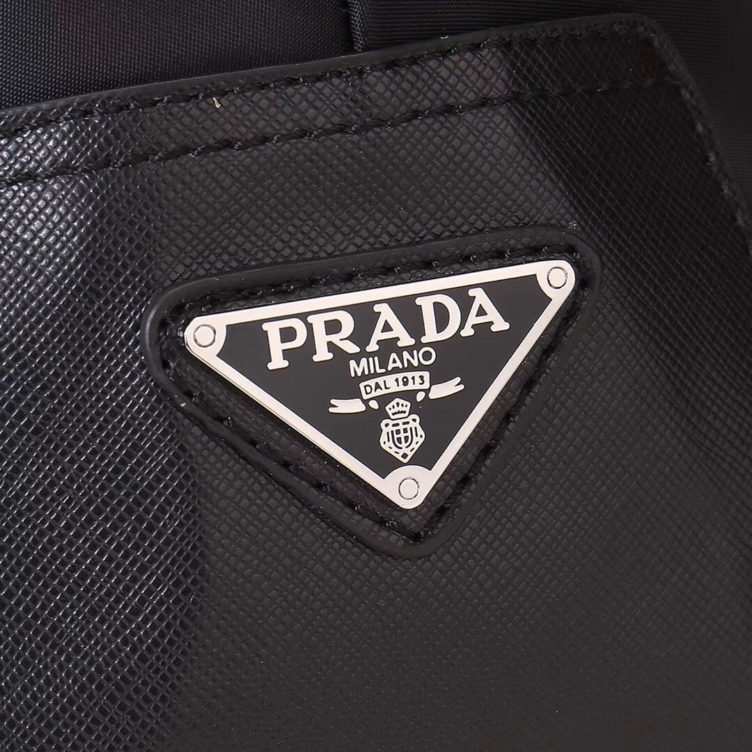 【PRADA 公式 旗艦店】プラダ ブリーフケース 当日出荷 好評に付き再入荷！20*26*20CM