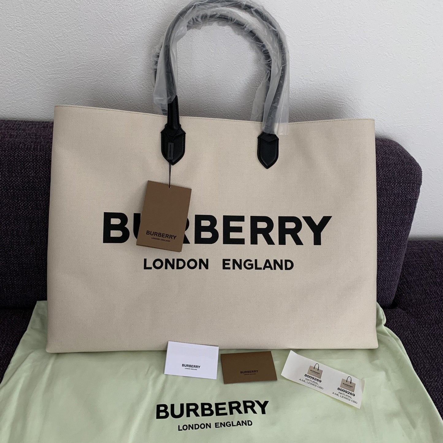 【Burberry】ロゴデティールキャンバス トート