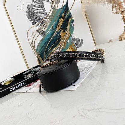 CHANEL 19 CLUTCH WITH CHAIN 0945