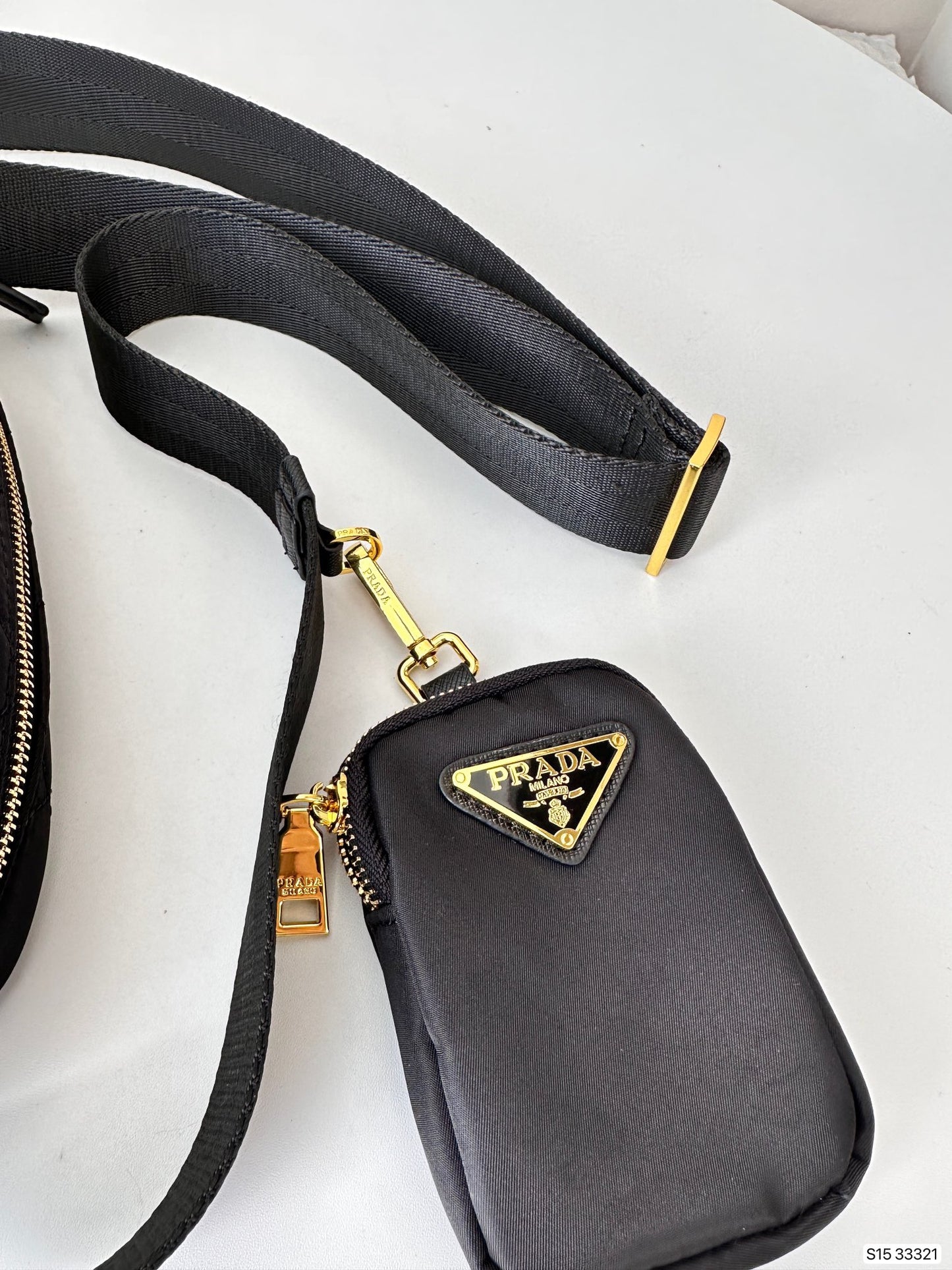 【PRADA 公式旗艦店】 プラダ 斜めがけバッグ当日出荷 好評に付き再入荷24*16CM