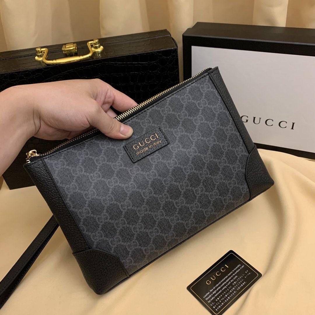 Gucci(グッチ)クラッチバッグ 28x18x4cm