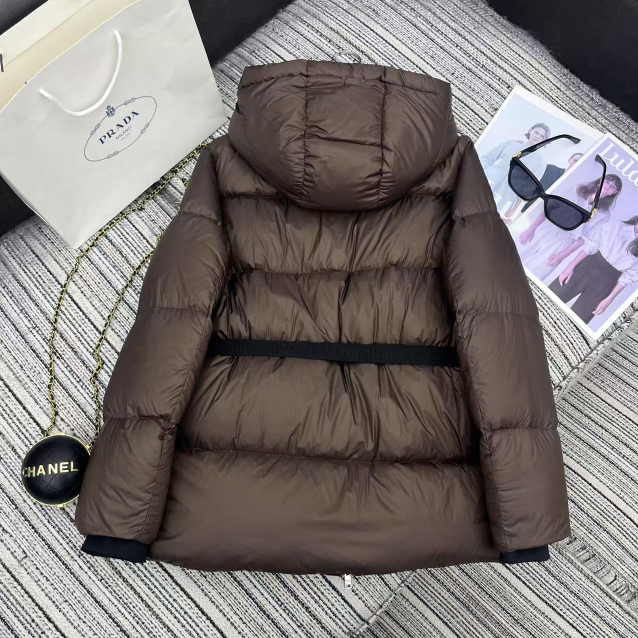 【PRADA旗艦店】ダウンジャケット、ご好評に付き再入荷！