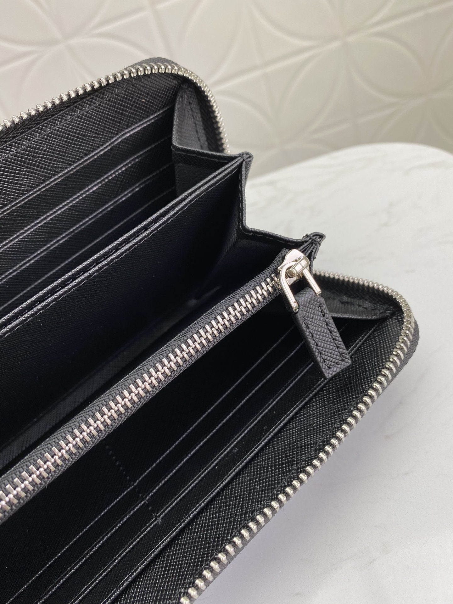 PRADA(プラダ) 財布19x12cm