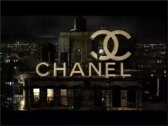 【Chanel 】【シャネル】ショルダーバッグ & クロスボディバッグ 28x29x7 cm