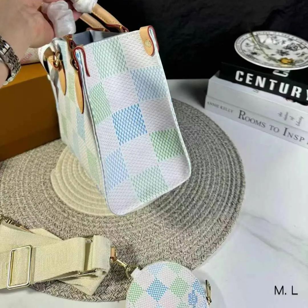 Louis Vuitton(ルイヴィトン) Lv 2024初春の新スタイル、新色オンザゴーマミーバッグ、新スタイルが登場、コスパの王様