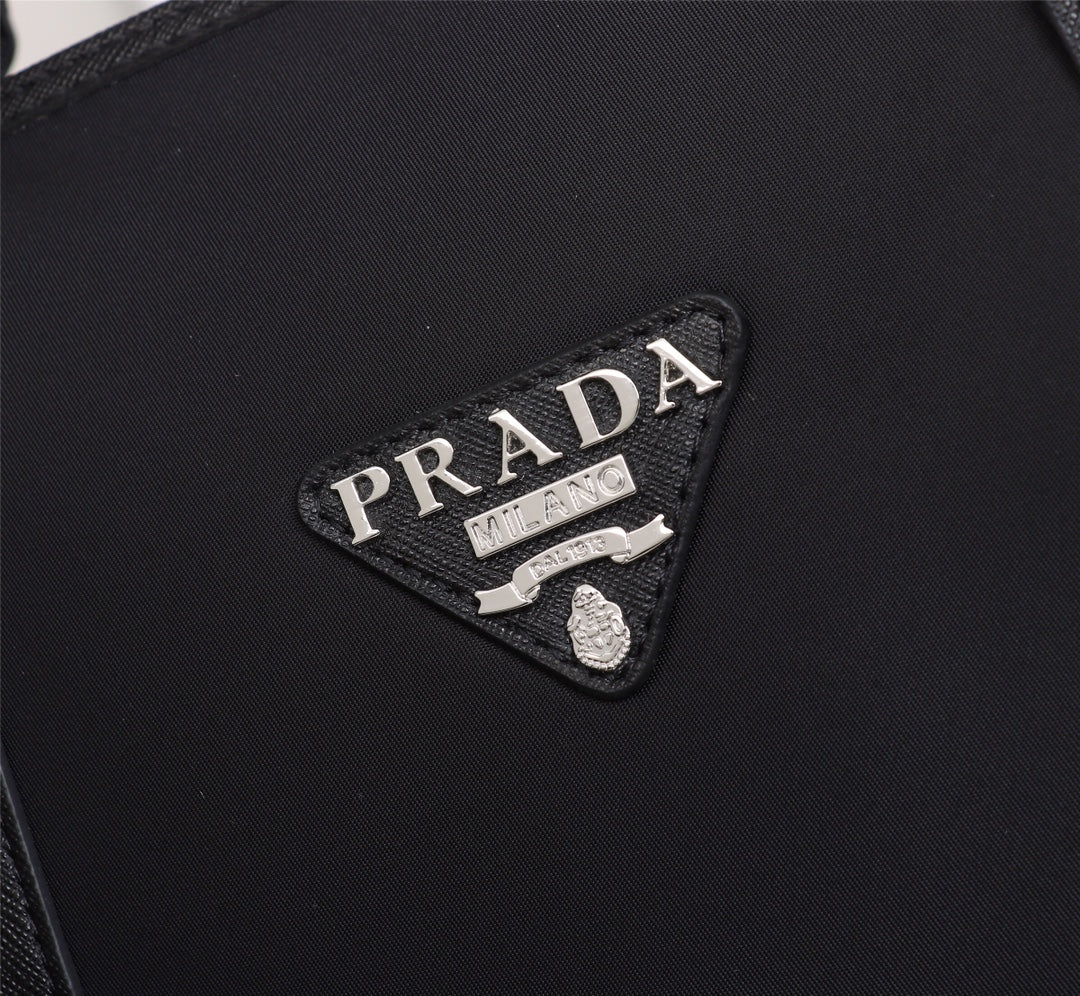 【PRADA 公式旗艦店】プラダ ハンドバッグ 当日出荷 好評に付き再入荷！40*36*13CM