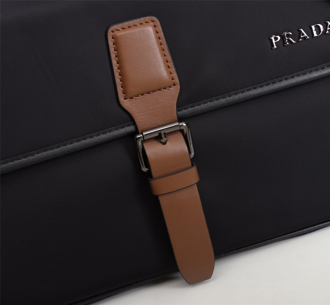 【PRADA 公式 旗艦店】プラダ 斜めがけバッグ 当日出荷 好評に付き再入荷！31*21*6CM