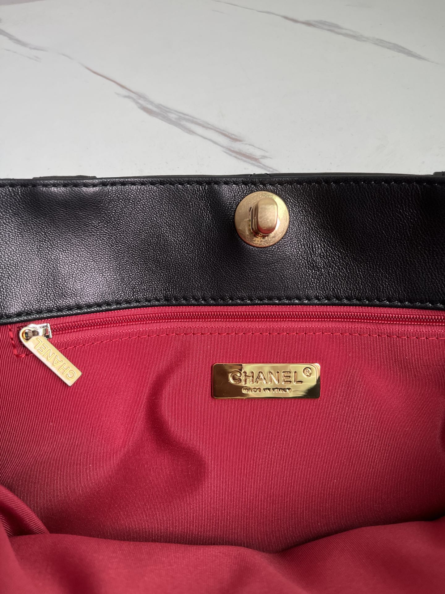 CHANEL 19 SHOPPING BAG 3519