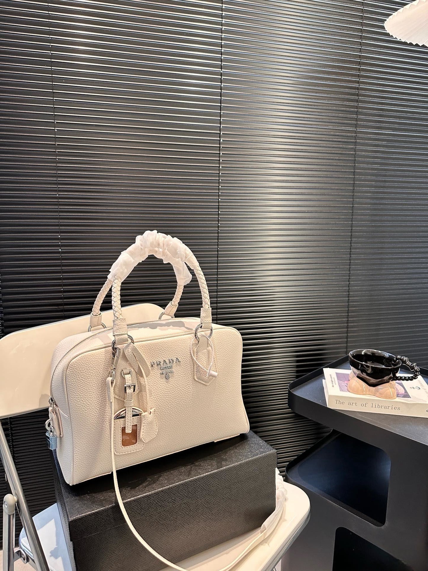 【PRADA 公式 旗艦店】プラダ ハンドバッグ当日出荷 好評に付き再入荷！31*21CM 240719