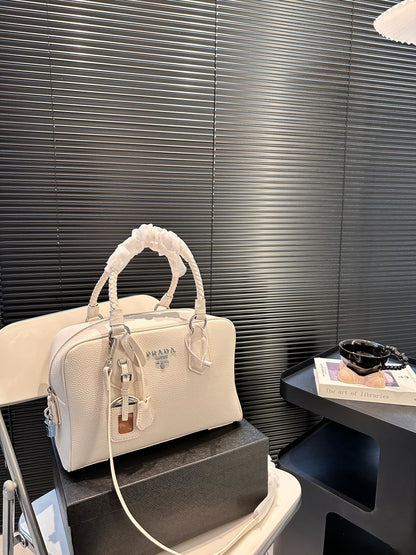 【PRADA 公式 旗艦店】プラダ ハンドバッグ当日出荷 好評に付き再入荷！31*21CM 240719