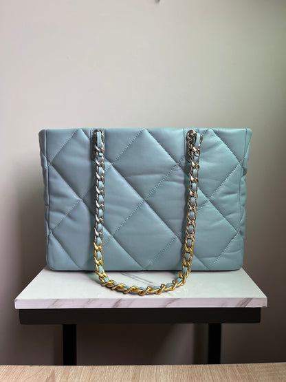 CHANEL 19 SHOPPING BAG 3360