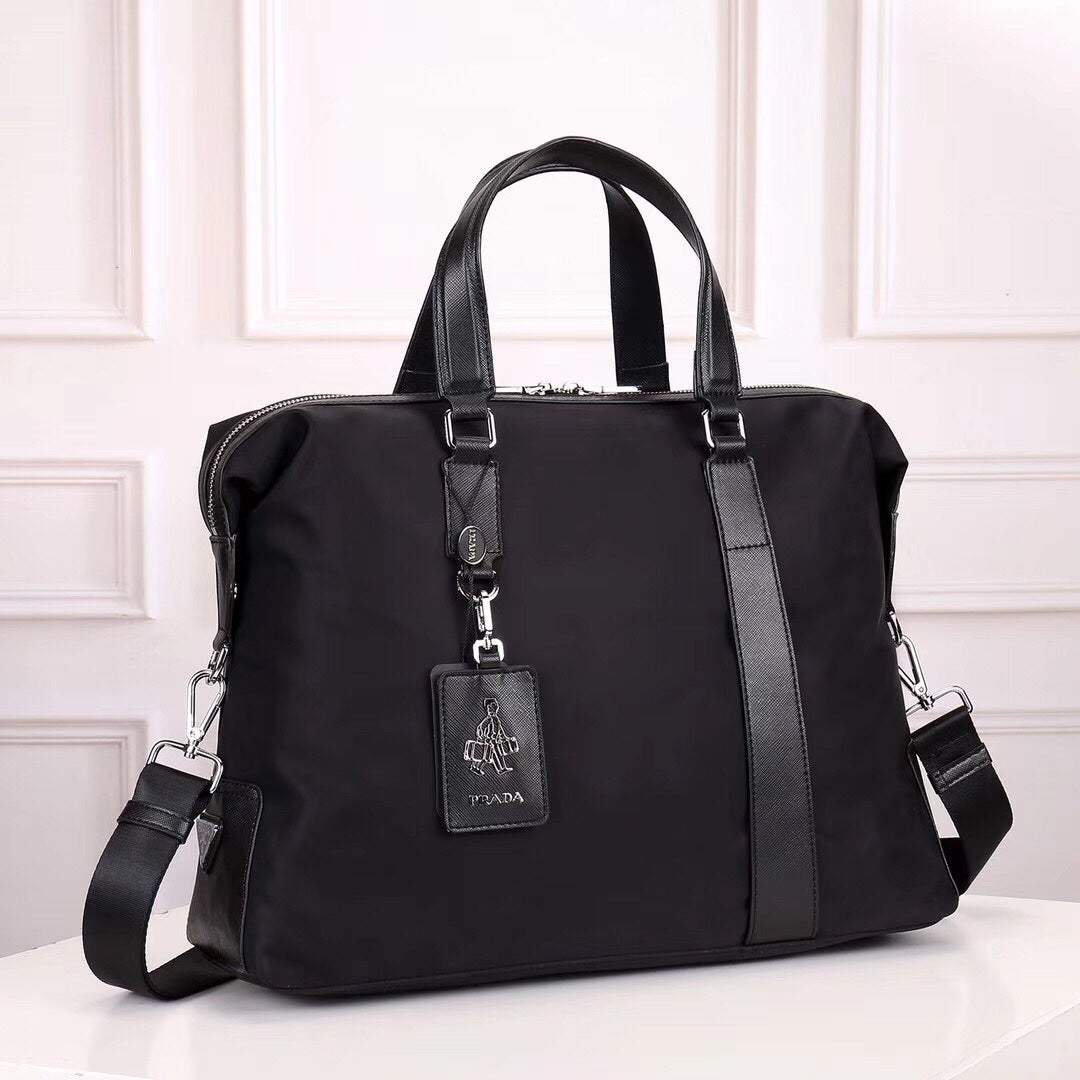 【PRADA 公式 旗艦店】プラダ ブリーフケース 当日出荷 好評に付き再入荷！20*26*20CM